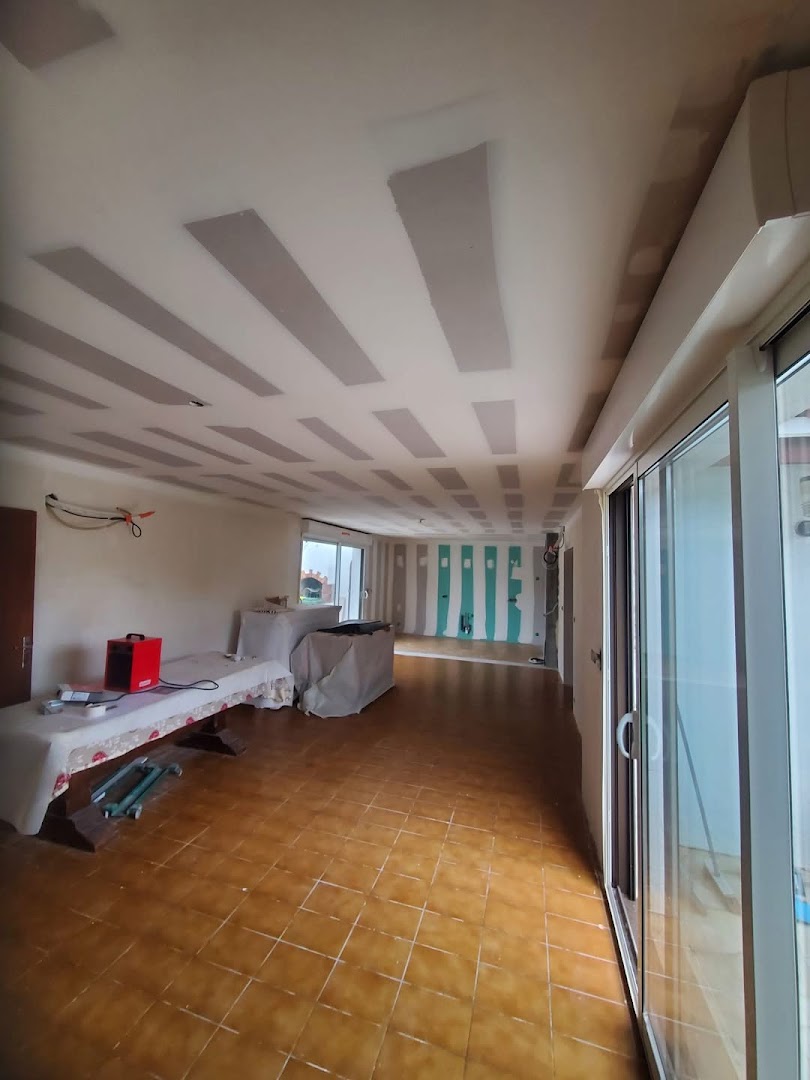 Jointure de placo platre / ratissage/ponçage et peinture — Photos 11